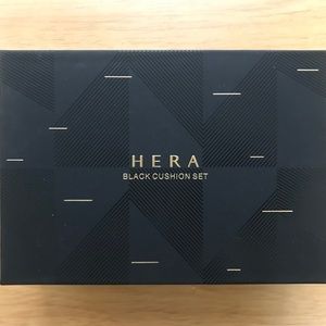 HERA BLACK CUSHION FOUNDATION SET